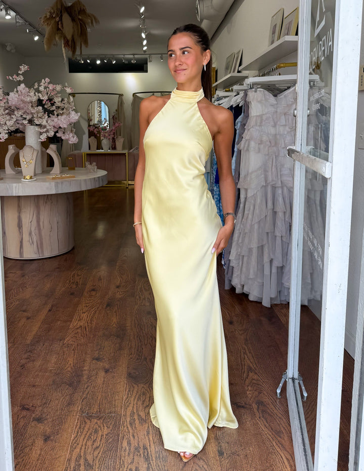 ZEYNEP | Elegant Satin Maxi Dress with Halter Neckline